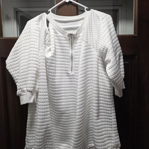 Sweaters - White Quilted Pullover with Zipper